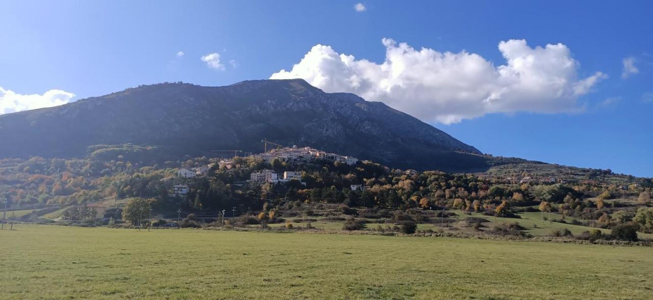 Ferienwohnung La Pigna Sbarazzina Rocca di Cambio Exterior foto